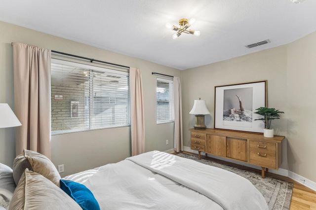 1307 Norwalk LN 203, Austin, TX 78703