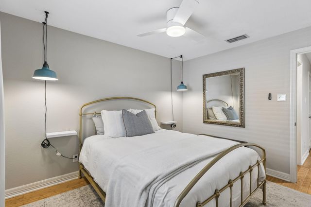 1307 Norwalk LN 203, Austin, TX 78703