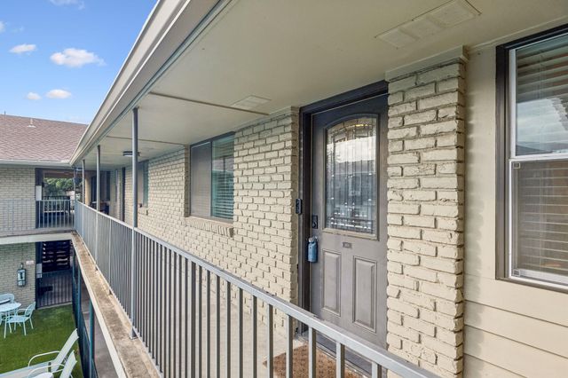 1307 Norwalk LN 203, Austin, TX 78703