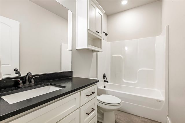 1122 Giulia Avenue, Tontitown, AR 72762