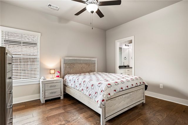 1122 Giulia Avenue, Tontitown, AR 72762