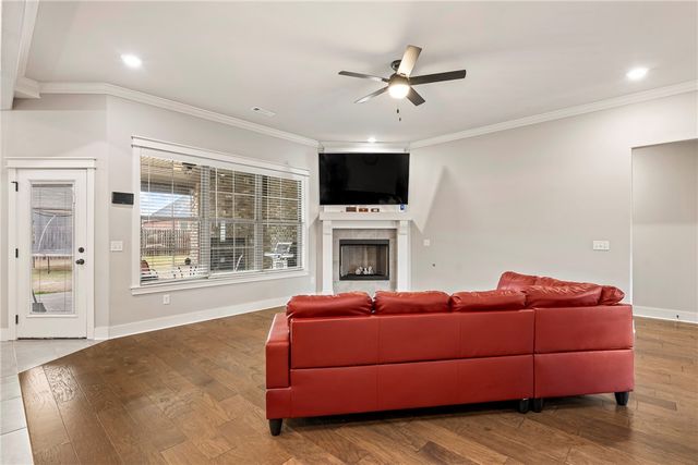 1122 Giulia Avenue, Tontitown, AR 72762