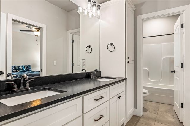 1122 Giulia Avenue, Tontitown, AR 72762