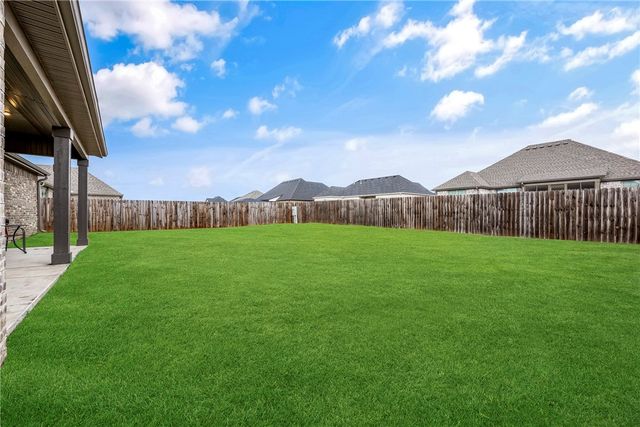 1122 Giulia Avenue, Tontitown, AR 72762