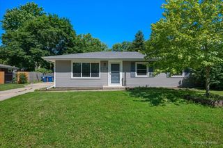 1820 Forrest Boulevard, St. Charles, IL 60174