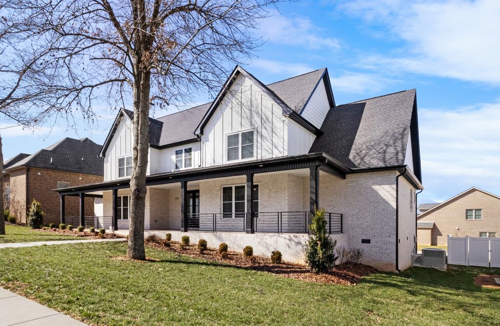 474 Pond Apple Rd, Clarksville, TN 37043