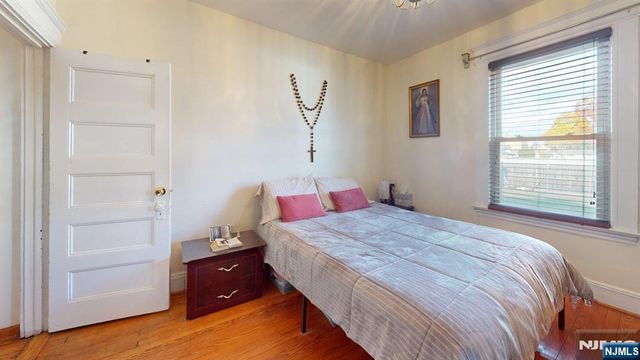 167 Valley Brook Avenue, Lyndhurst, NJ 07071