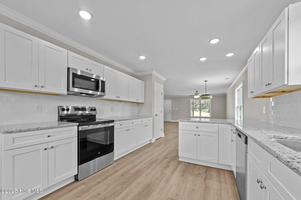 Image 12 of property listing at 92 Hampton Way, Snow Hill, NC 28580