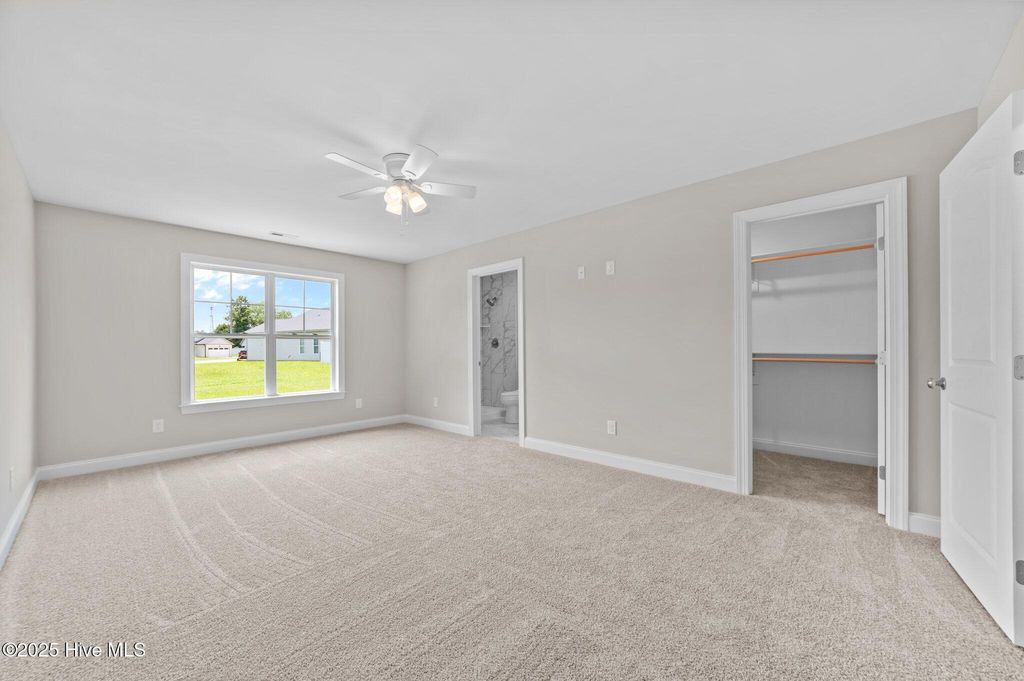 Image 15 of property listing at 92 Hampton Way, Snow Hill, NC 28580