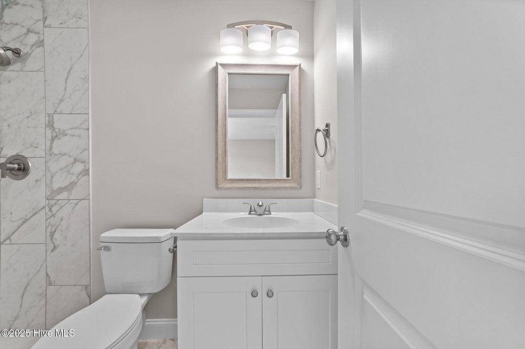 Image 18 of property listing at 92 Hampton Way, Snow Hill, NC 28580