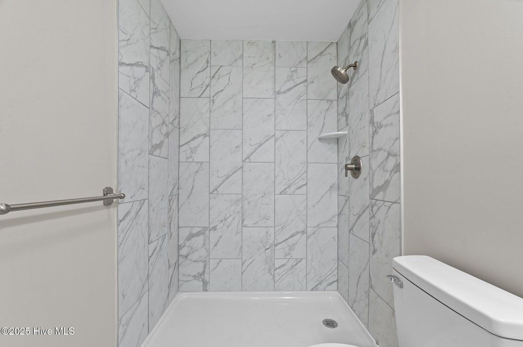 Image 19 of property listing at 92 Hampton Way, Snow Hill, NC 28580