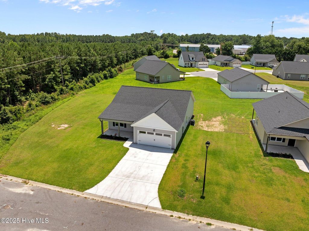 Image 34 of property listing at 92 Hampton Way, Snow Hill, NC 28580