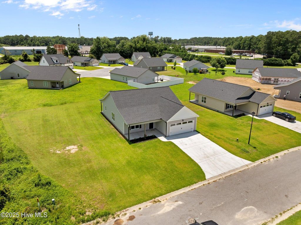 Image 35 of property listing at 92 Hampton Way, Snow Hill, NC 28580