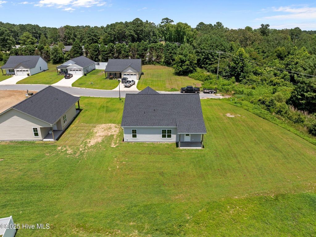 Image 36 of property listing at 92 Hampton Way, Snow Hill, NC 28580
