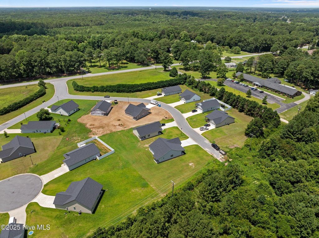 Image 37 of property listing at 92 Hampton Way, Snow Hill, NC 28580