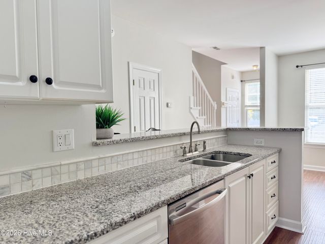 5813 Wrightsville Avenue Apt 172, Wilmington, NC 28403