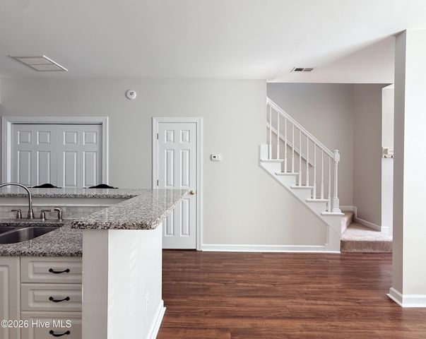 5813 Wrightsville Avenue Apt 172, Wilmington, NC 28403