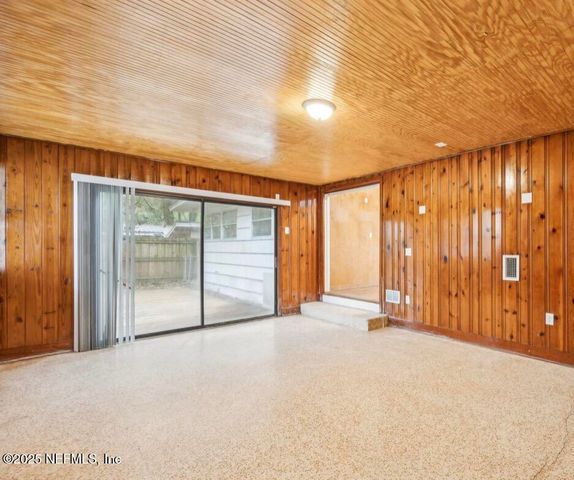 6227 SPRINKLE Drive N, Jacksonville, FL 32211