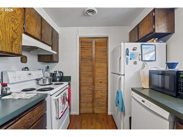 87615 20TH St, Bandon, OR 97411