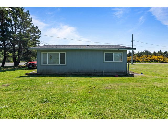 87615 20TH St, Bandon, OR 97411