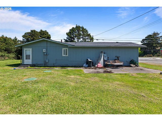87615 20TH St, Bandon, OR 97411