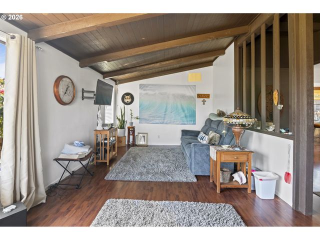 87615 20TH St, Bandon, OR 97411