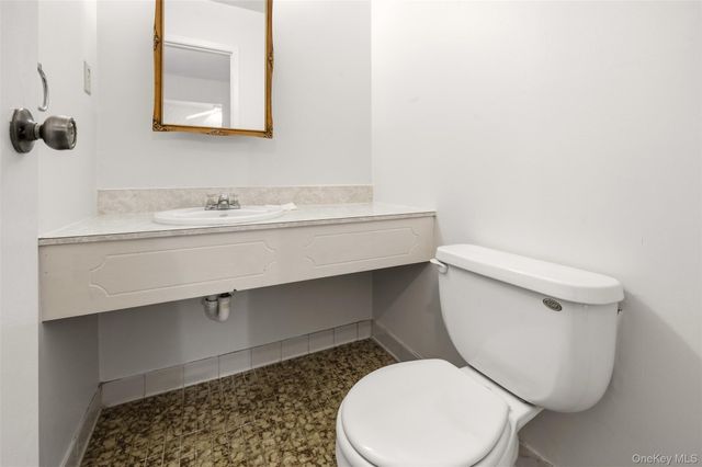 1006 Cabot Path, Saint James, NY 11780