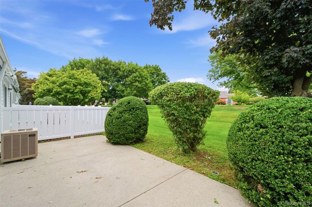 1006 Cabot Path, Saint James, NY 11780