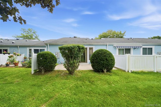 1006 Cabot Path, Saint James, NY 11780