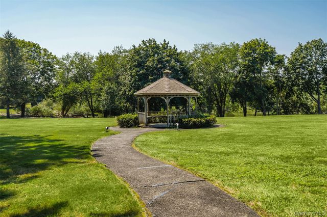 1006 Cabot Path, Saint James, NY 11780