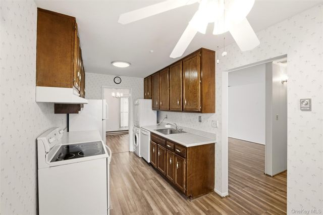 1006 Cabot Path, Saint James, NY 11780
