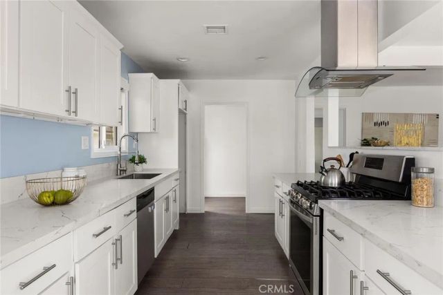 15809 Kingsbury Street, Granada Hills, CA 91344