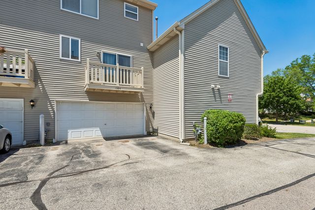 1584 Shire Court, Gurnee, IL 60031