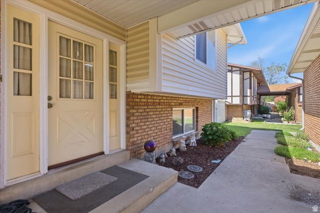740 E BAKER DR, Midvale, UT 84047