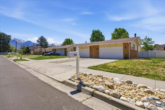 740 E BAKER DR, Midvale, UT 84047
