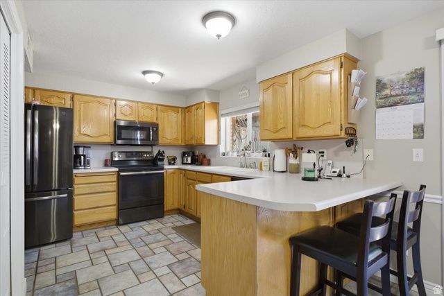 740 E BAKER DR, Midvale, UT 84047