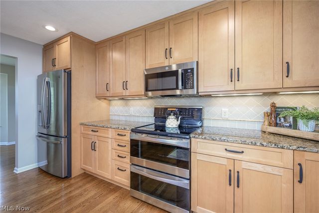 448 E Reserve Drive, Cuyahoga Falls, OH 44223