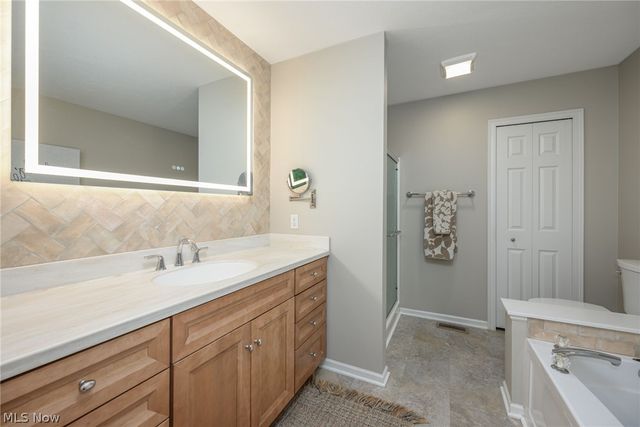 448 E Reserve Drive, Cuyahoga Falls, OH 44223