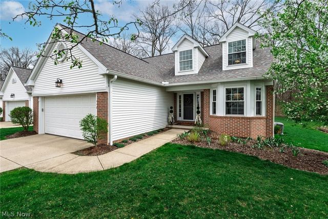 448 E Reserve Drive, Cuyahoga Falls, OH 44223