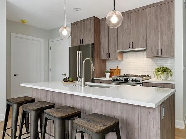 3208 N Southport Avenue 307, Chicago, IL 60657