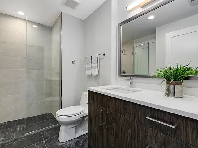 3208 N Southport Avenue 307, Chicago, IL 60657