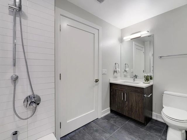 3208 N Southport Avenue 307, Chicago, IL 60657