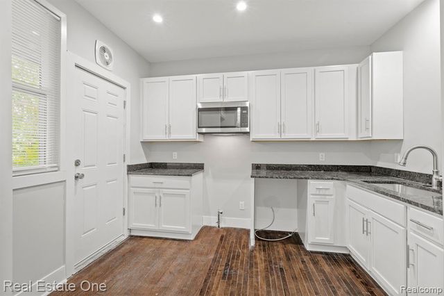 2282 Belvidere Unit 102 Street, Detroit, MI 48214