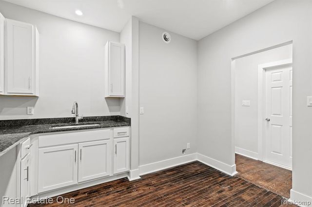 2282 Belvidere Unit 102 Street, Detroit, MI 48214