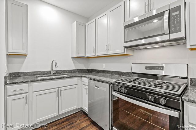 2282 Belvidere Unit 102 Street, Detroit, MI 48214