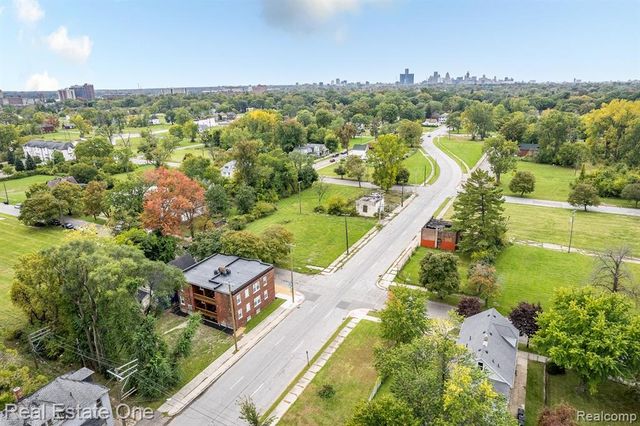 2282 Belvidere Unit 102 Street, Detroit, MI 48214