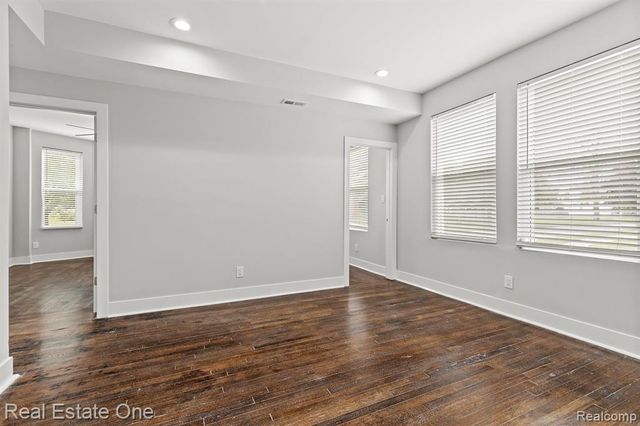 2282 Belvidere Unit 102 Street, Detroit, MI 48214