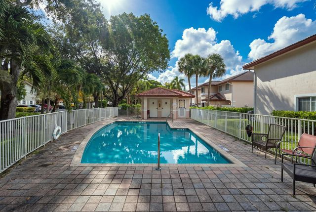 8976 NW 38th Drive, Coral Springs, FL 33065