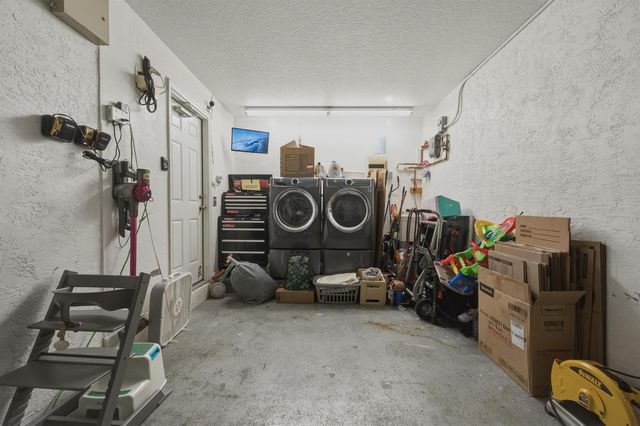 8976 NW 38th Drive, Coral Springs, FL 33065