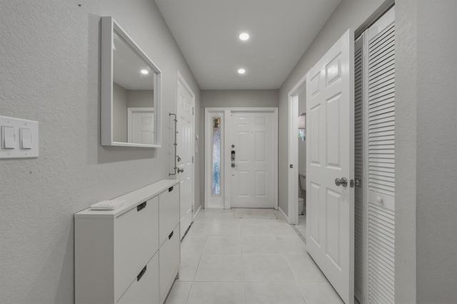 8976 NW 38th Drive, Coral Springs, FL 33065